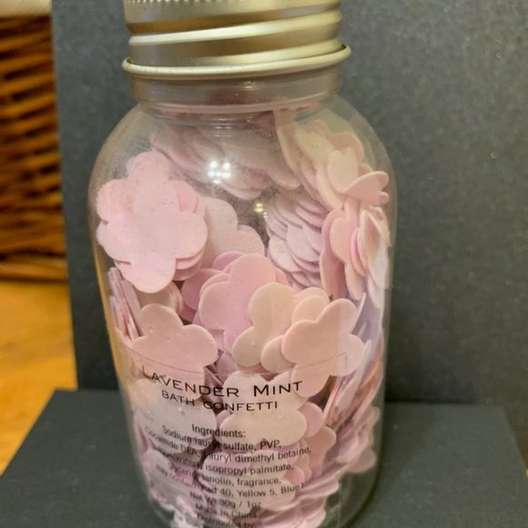 BTB Lavender Mint Bath Confettti - Picture 3 of 3